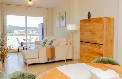 Santa Barbara Apartment | Oceanfront Apartamento Can Xavi with Pool & 9.4/10 Rating