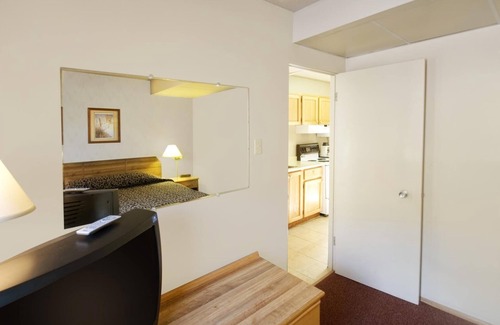 Cache Creek Hotel | Discover Canada's Best Value Desert Inn & Suites Cache Creek
