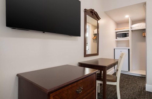 Charlottetown Hotel | Comfortable Stay at Canada's Best Value Inn & Suites