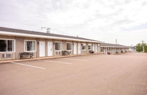 Charlottetown Hotel | Pet-Friendly Comfort at Canada's Best Value Inn & Suites