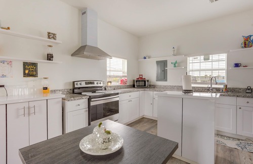 Freeport House | Pet-Friendly Canal-Front Home near Surfside Beach