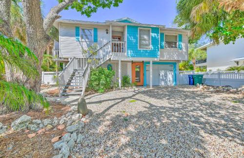 Anna Maria House | Canalfront Anna Maria Cottage with Pool & Hot Tub Retreat
