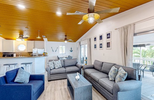 Key Largo House | Idyllic Canal-Front Retreat with Hot Tub and Kayaks