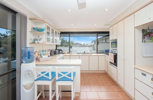 Port Macquarie House | Scenic Canal Frontage with Private Jetty and Pool