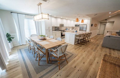 Isla Del Sol House | Canal in Sea Isle: Beach House with Ocean View & Pool