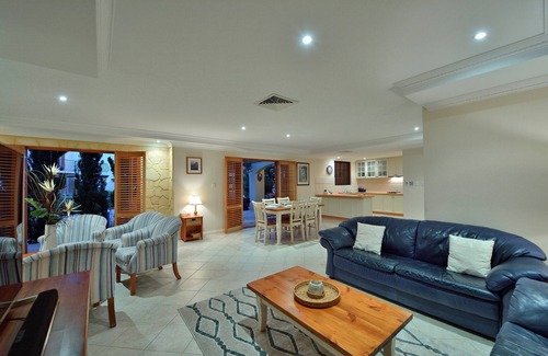 Wannanup House | Canal Riviera: Rated 9.6/10 with Free Wifi & Breakfast