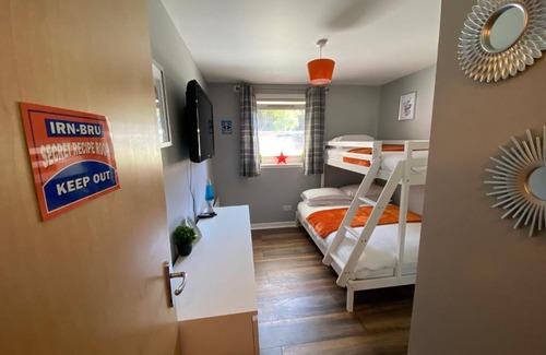Falkirk Apartment | Scenic Canal View Apartment for Family and Pet Enjoyment