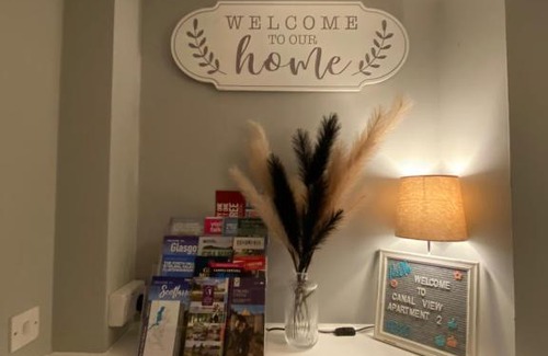 Falkirk Apartment | Scenic Canal View Apartment for Family and Pet Enjoyment