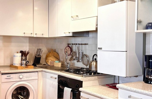 Cannaregio Apartment | Canal View: Guest Rated 9.8 with Pet-Friendly Amenities