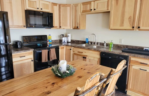 Houghton Cabin | Canal View Trailside Cabin 23A: Pet-Friendly Retreat