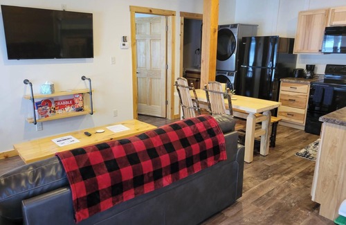 Houghton Cabin | Canal View Trailside Cabin 23A: Pet-Friendly Retreat