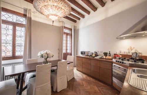 Castello Apartment | Top-Rated Canal View Apartment with Family-Friendly Amenities