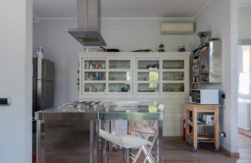 Molina Apartment | Enchanting Canal Views & Secret Garden on Giudecca
