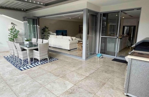 Mandurah House | Canal Vista: Oceanfront Bliss with Top Guest Ratings