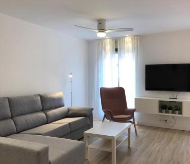 Logrono City Centre Apartment | Bright and Central Canalejas 9 with Child-Friendly Amenities