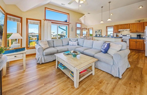 Brigands' Bay House | Canal Front House with Private Dock, Pool & Game Room