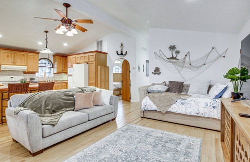Port Isabel Cottage | Idyllic Canal-Front Cottage in Port Isabel, 5 Mi to Beach