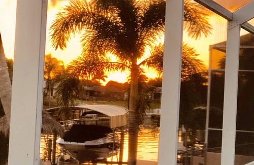 Cape Coral House | Canalfront Retreat with Heated Pool & Kayaks - 10/10 Rating