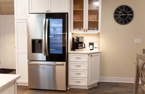 Waterloo House | Canalside Cottage with Dock Access and Family Amenities