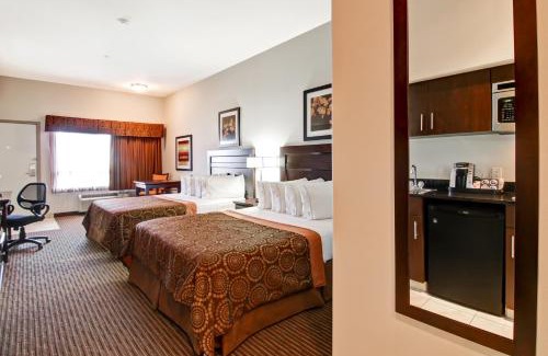 Moosomin Hotel | Pet-Friendly Getaway at Canalta Hotel Moosomin