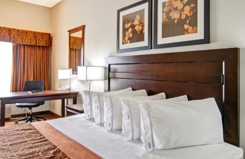 Moosomin Hotel | Pet-Friendly Getaway at Canalta Hotel Moosomin