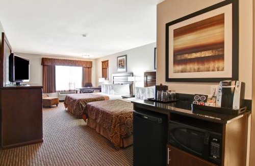Moosomin Hotel | Pet-Friendly Getaway at Canalta Hotel Moosomin