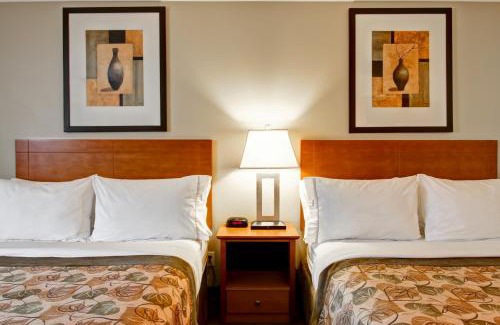 Drumheller Hotel | Pet-Friendly Retreat at Canalta Jurassic - Rated 8.3/10
