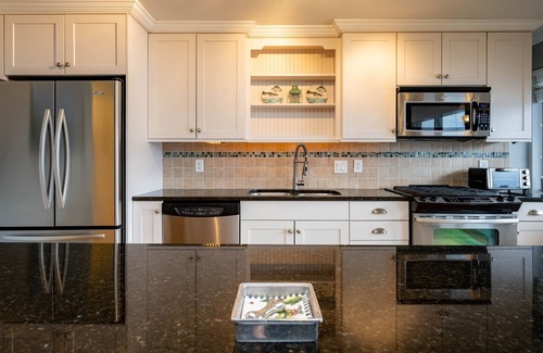 Canandaigua Condo | Elegant Canandaigua Lake Front Condo with Scenic Views