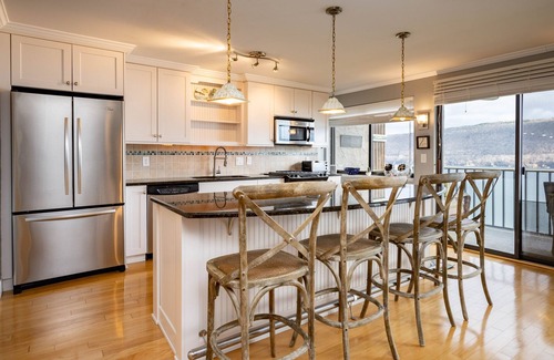 Canandaigua Condo | Elegant Canandaigua Lake Front Condo with Scenic Views