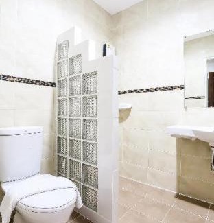 Chang Moi Hotel | Discover Comfort at Canary House Rachawong - Guest Rated 9.3