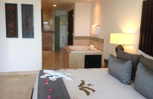 Puerto Juarez Resort | Indulge at Cancun 5 Star Resort and Spa with Ocean Views