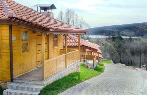 Iznik Hotel | Discover Comfort at Candarlı Çifliği with Family-Friendly Amenities