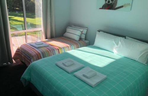 Brownlow Ki House | Discover CandE on Samphire: Family-Friendly Retreat, 9/10 Rated