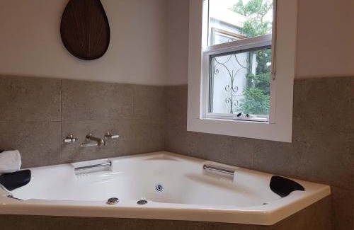 Hepburn House | Experience Candlebark Cottage with a 9.4/10 Guest Rating