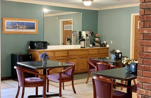 Blanco Hotel | Discover Candlelight Inn & Suites: Top-Rated Near McAlester
