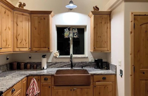 Duck Creek Village Cabin | Rustic Candlelight Cabins: Pet-Friendly Retreat with a 10/10 Rating