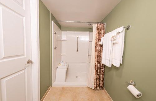 Smyrna Resort | Experience Candlestone Golf and Resort: Pet-Friendly Retreat