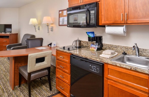 Abilene Hotel | Comfort at Candlewood Suites ABILENE: Pool, Spa & More