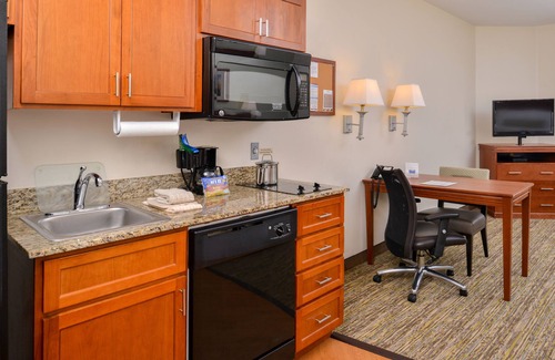Abilene Hotel | Comfort at Candlewood Suites ABILENE: Pool, Spa & More