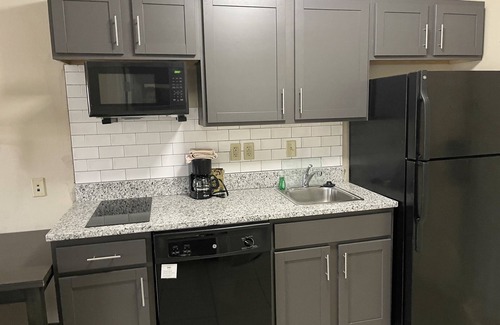 South Bend Hotel | Convenient Candlewood Suites Airport: Family-Friendly Stay