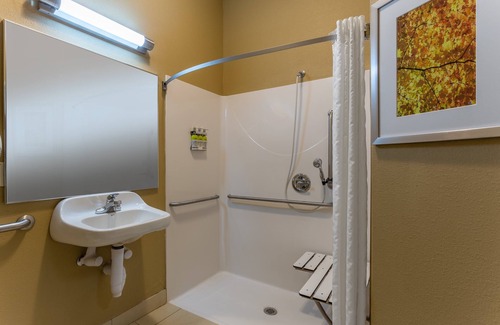 South Bend Hotel | Convenient Candlewood Suites Airport: Family-Friendly Stay