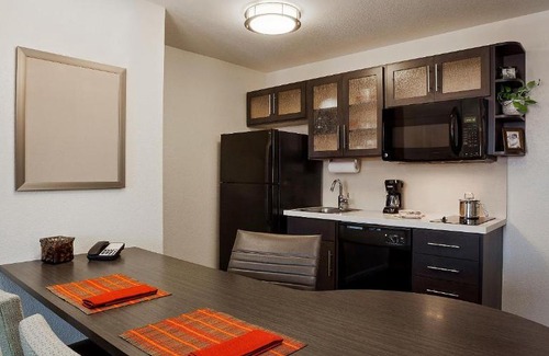 Round Rock Hotel | Pet-Friendly Stays at Candlewood Suites Austin-Round Rock