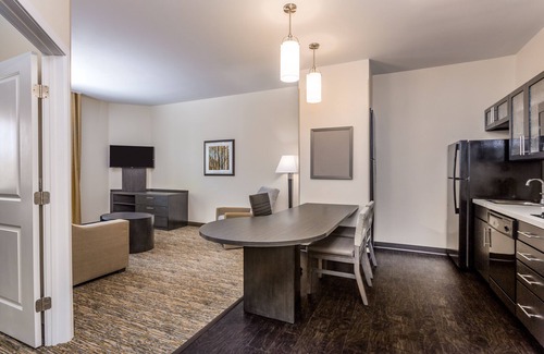 Bethlehem Hotel | Comfortable Stay at Candlewood Suites Bethlehem South