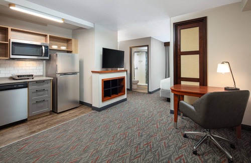 Crestline Heights Hotel | Explore Candlewood Suites Birmingham with Pool & Breakfast