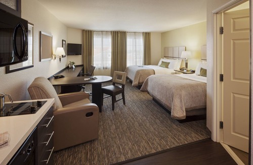 Carlsbad Hotel | Discover Candlewood Suites Carlsbad South with Pool & Spa