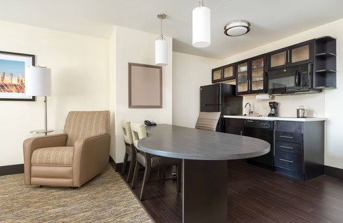 Columbia Hotel | Top-Rated Candlewood Suites Columbia East with Great Amenities