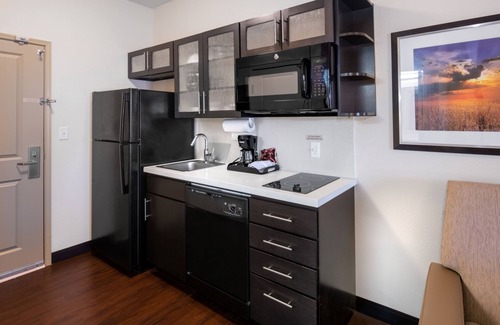 Enid Hotel | Comfortable Candlewood Suites Enid with Family-Friendly Amenities