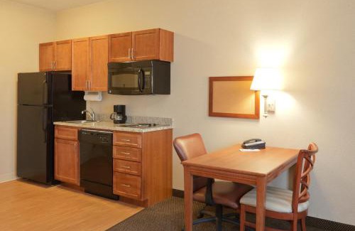 Enterprise Hotel | Pet-Friendly Oceanfront Stay at Candlewood Suites Enterprise
