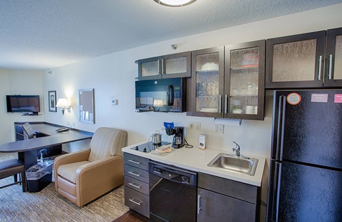Fargo Hotel | Discover Candlewood Suites Fargo Near NDSU - Top Amenities