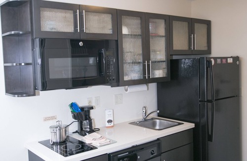 Fargo Hotel | Discover Candlewood Suites Fargo Near NDSU - Top Amenities
